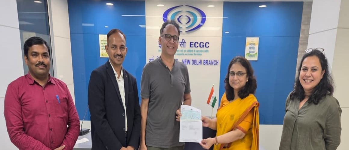 Ms. Aarti Pandey, Branch Manager, New Delhi Branch, ECGC Ltd handed over claim cheque of Rs. 2,37,23,016.00 to exporter M/s Pebbles on account of insolvency of one of their buyers.